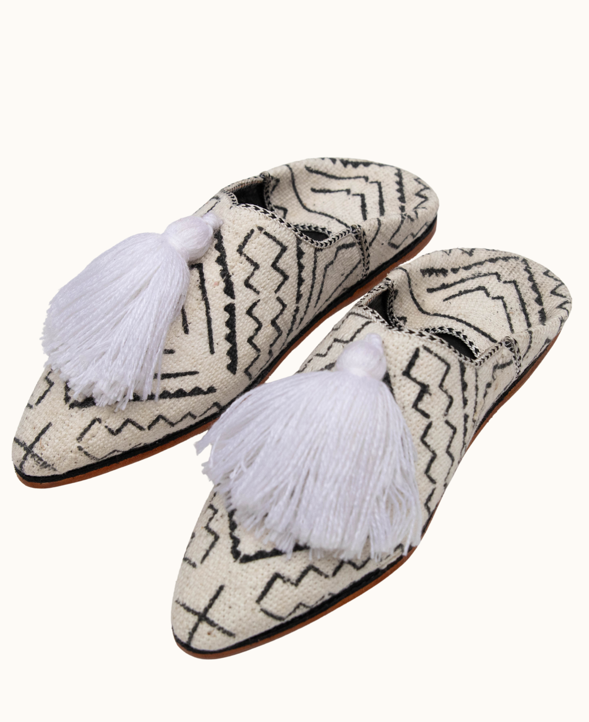 Moroccan Handmade Womens Babouche Slippers with African-Inspired Patterns