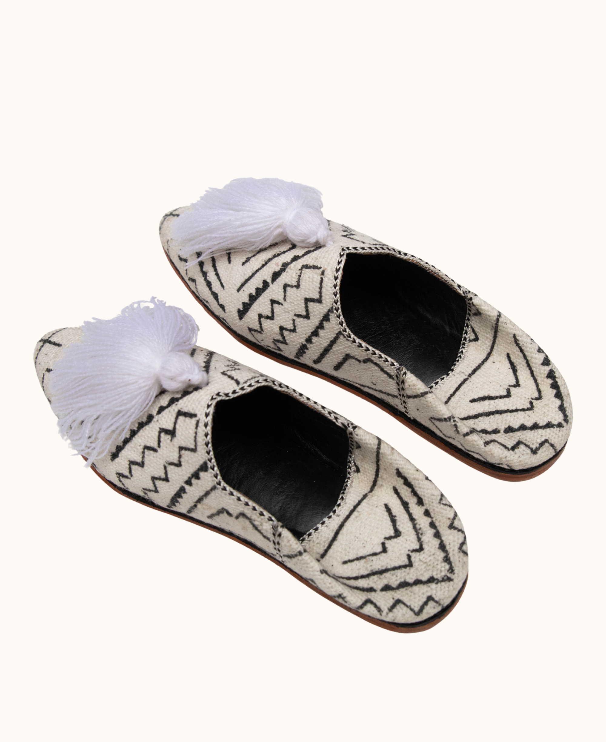 Moroccan Handmade Womens Babouche Slippers with African-Inspired Patterns
