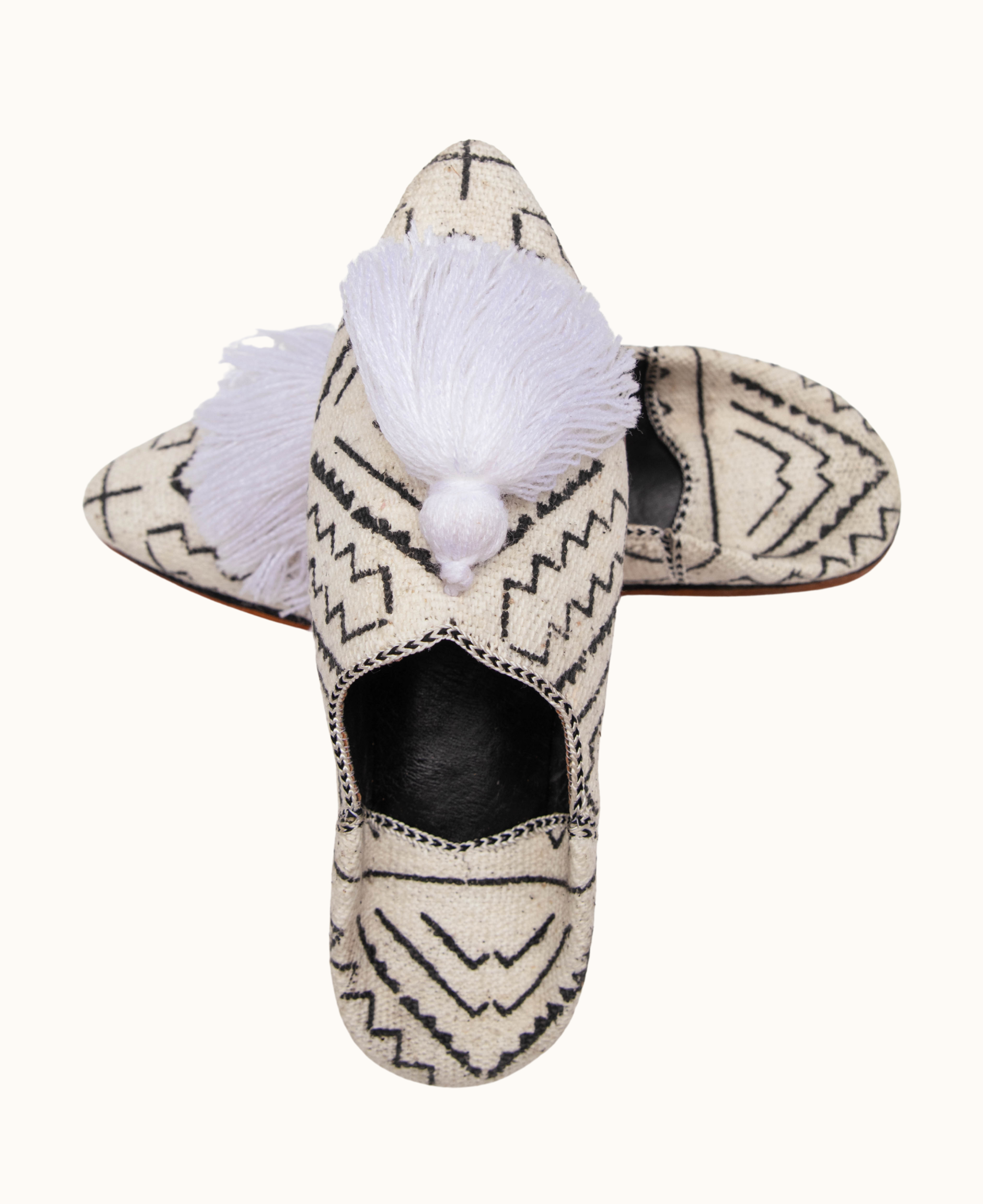 Moroccan Handmade Womens Babouche Slippers with African-Inspired Patterns