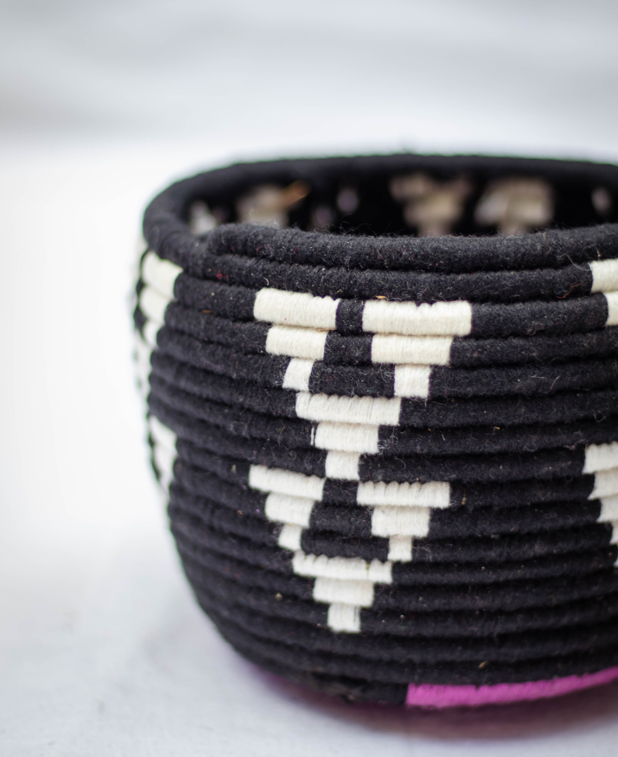 Hand -Woven Moroccan Wool Pot - 020