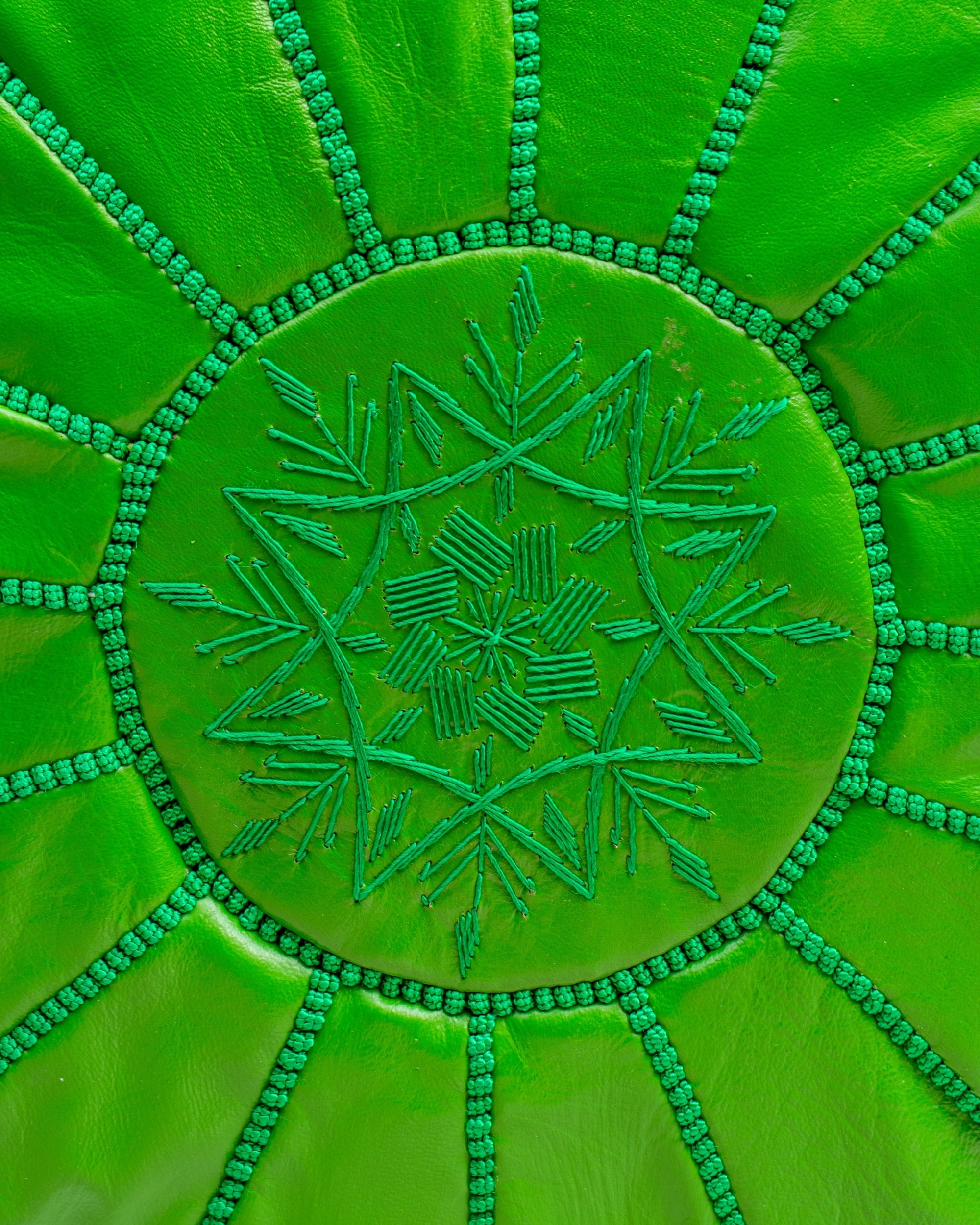 Filling guide – how to stuff the apple green pouf for a rounded shape