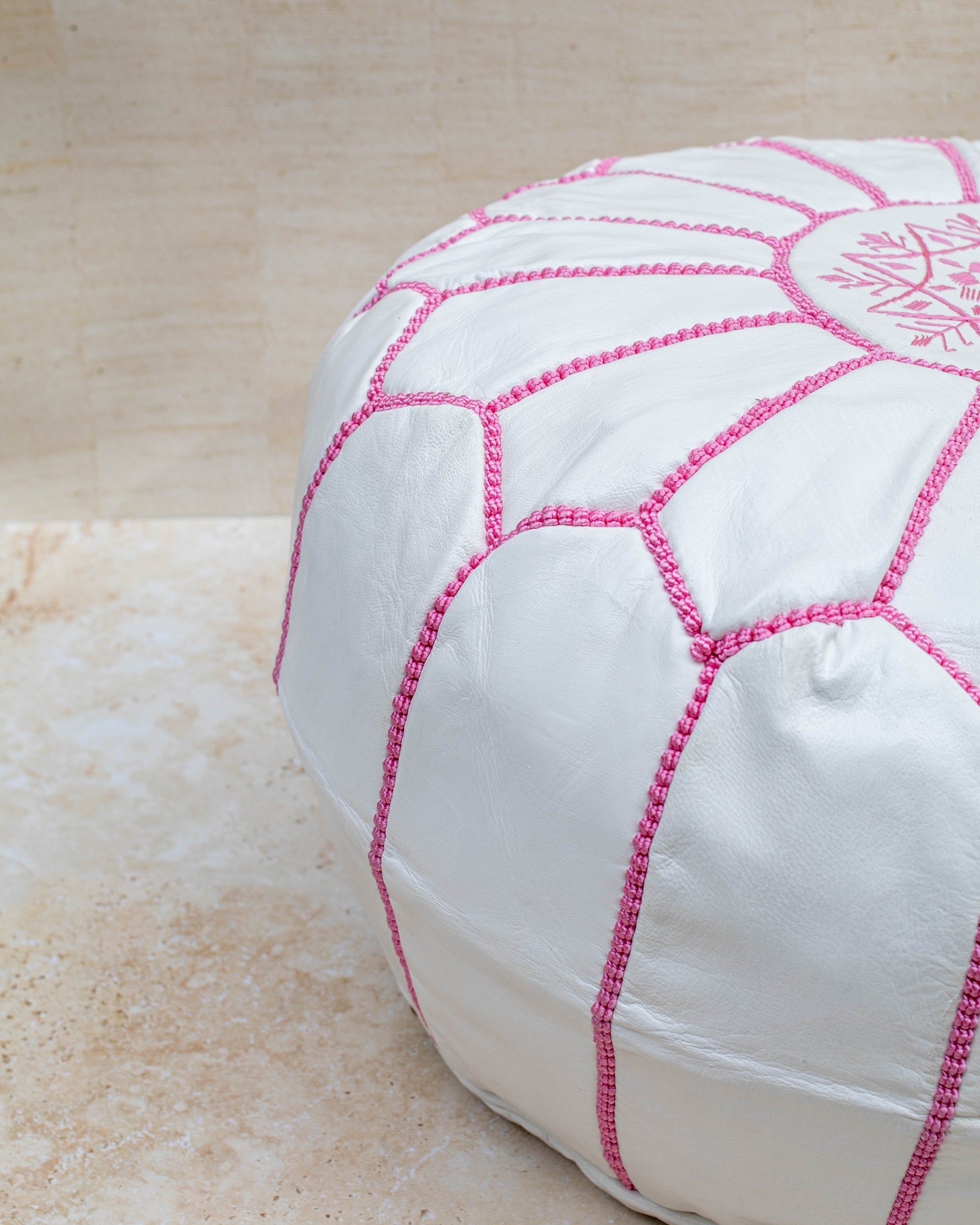 White pouf – concealed zip at base for easy filling