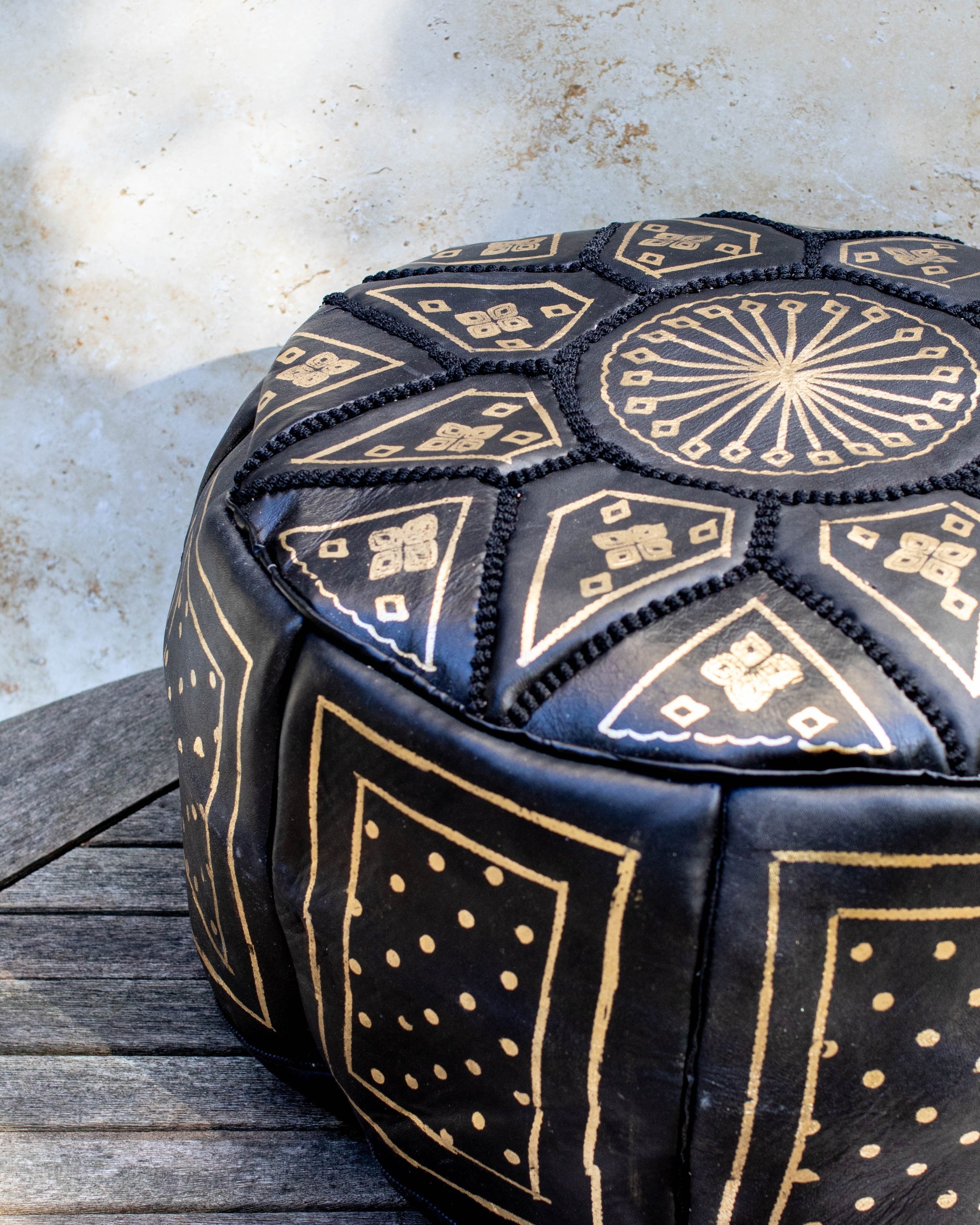 Filling guide how to stuff your Moroccan leather pouf