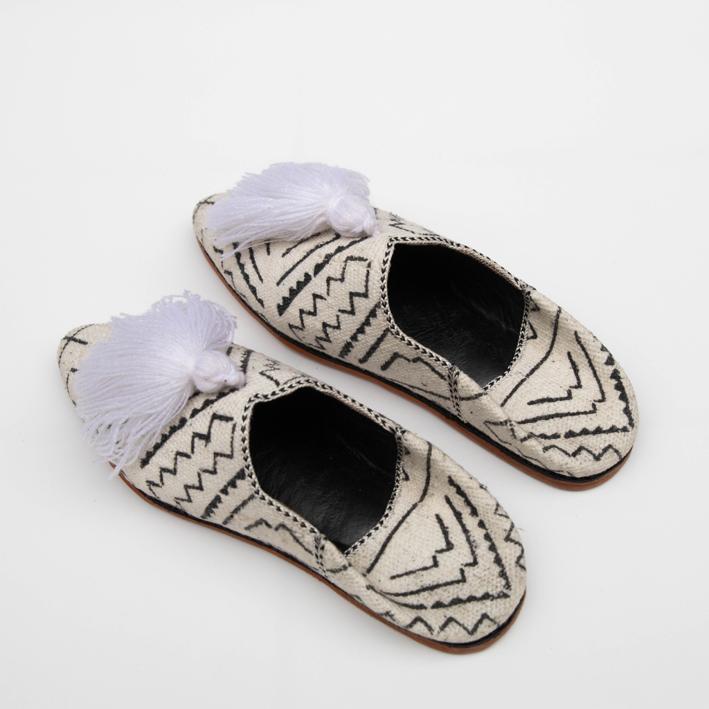 Moroccan Handmade Womens Babouche Slippers with African-Inspired Patterns