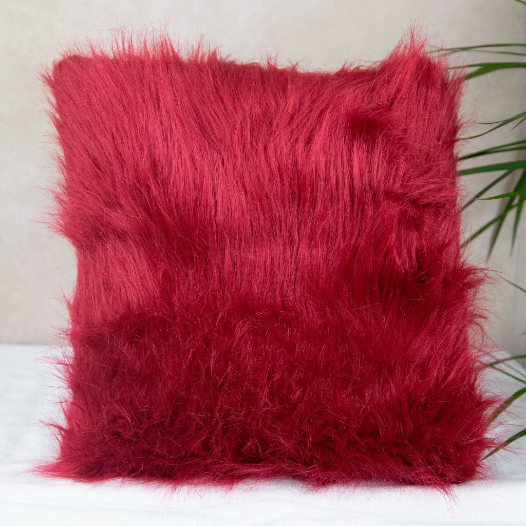 Super Soft Faux Fur Cushion Cover: Crimson